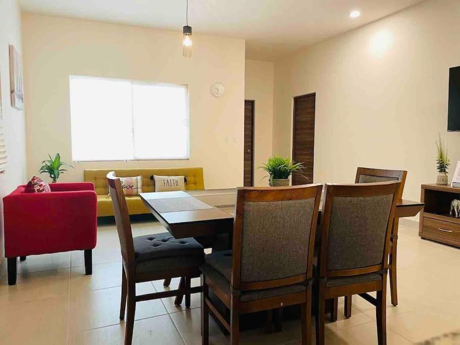 Casa Luna , 6 Personas * La Paz
